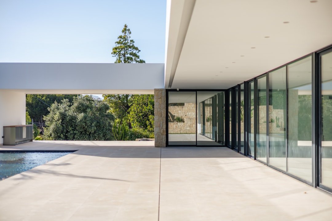 Aluminium folding doors manufacturer India